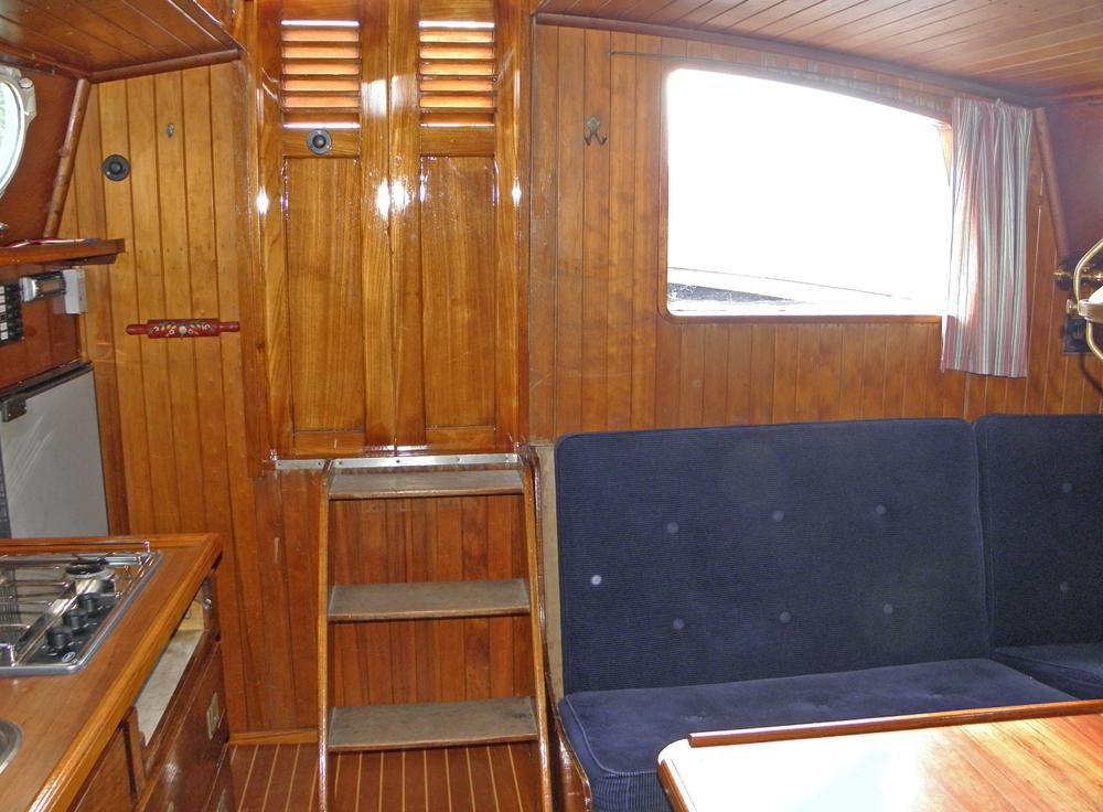 Saloon, Accommodation